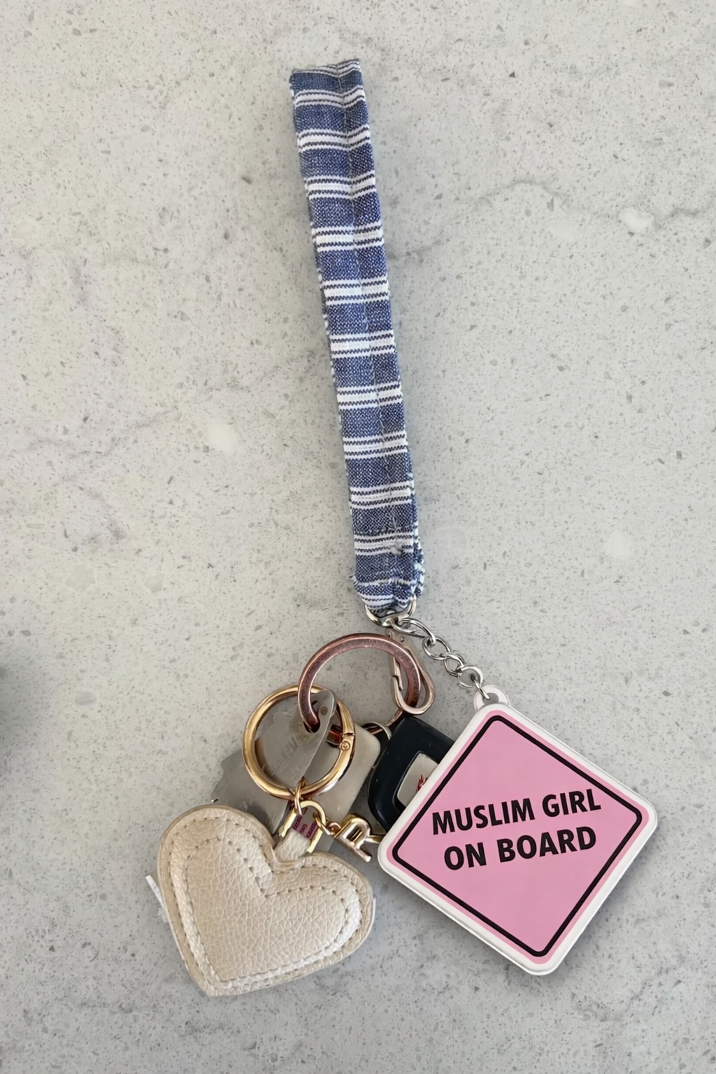 Porte-clés Muslim girl on board